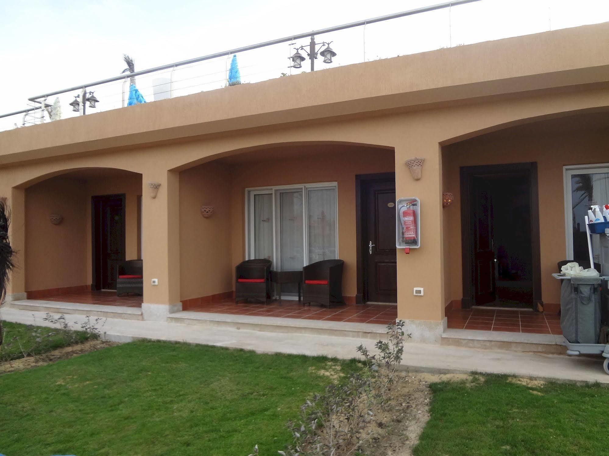 Porto Matrouh Beach Resort Mersa Matruh Buitenkant foto